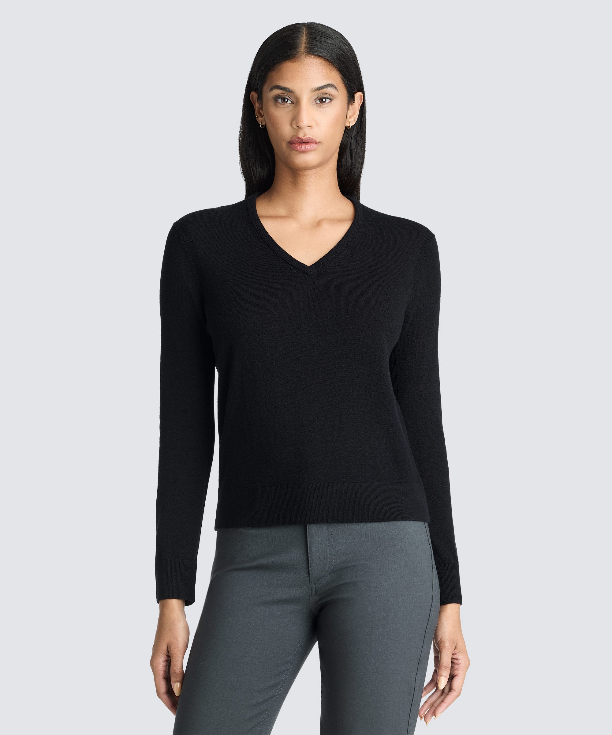 in Co Lightweight Marino Wool Sweater V-Neck