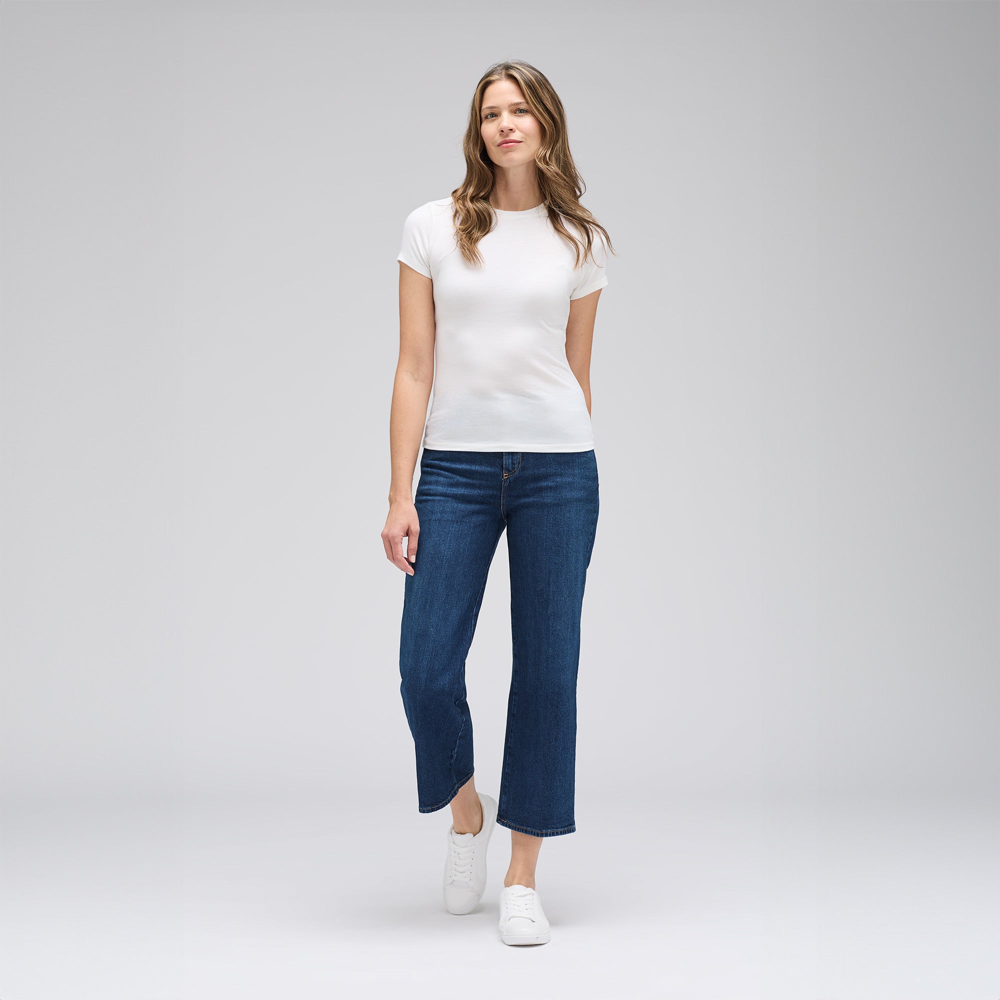 Women's Slim Merino Crew Neck T-Shirt | Unbound Merino